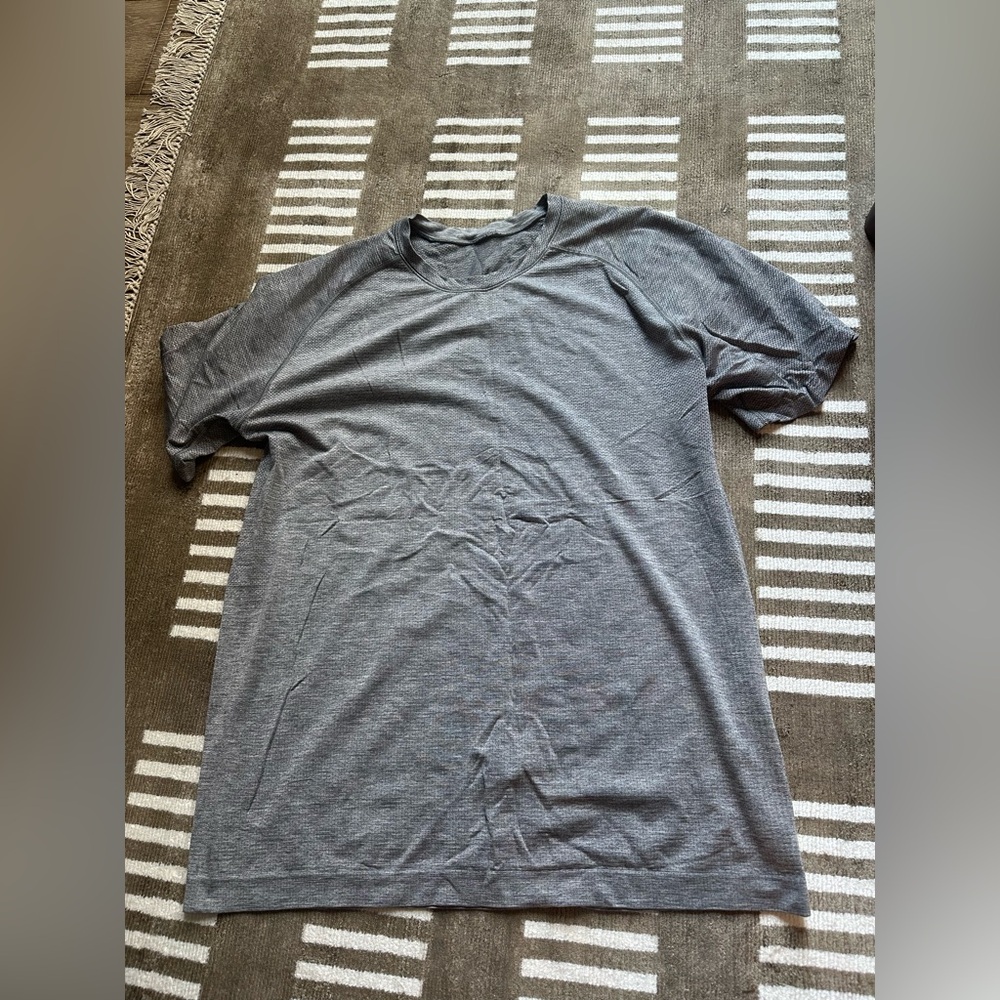Grey lululemon metal vent shirt size Large